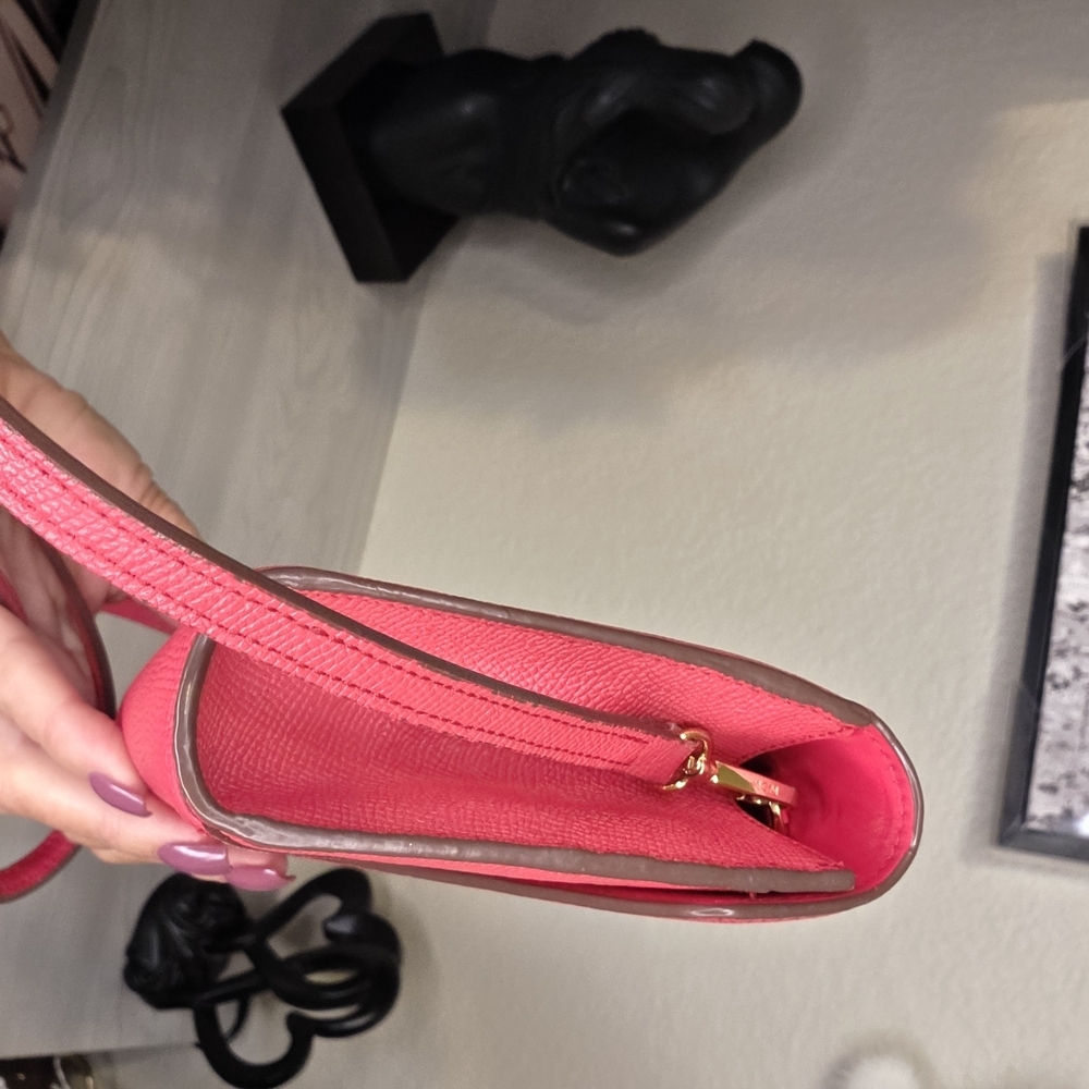MCM Pink Leather Crossbody Bag. Comes With COA - Picture 3 of 9